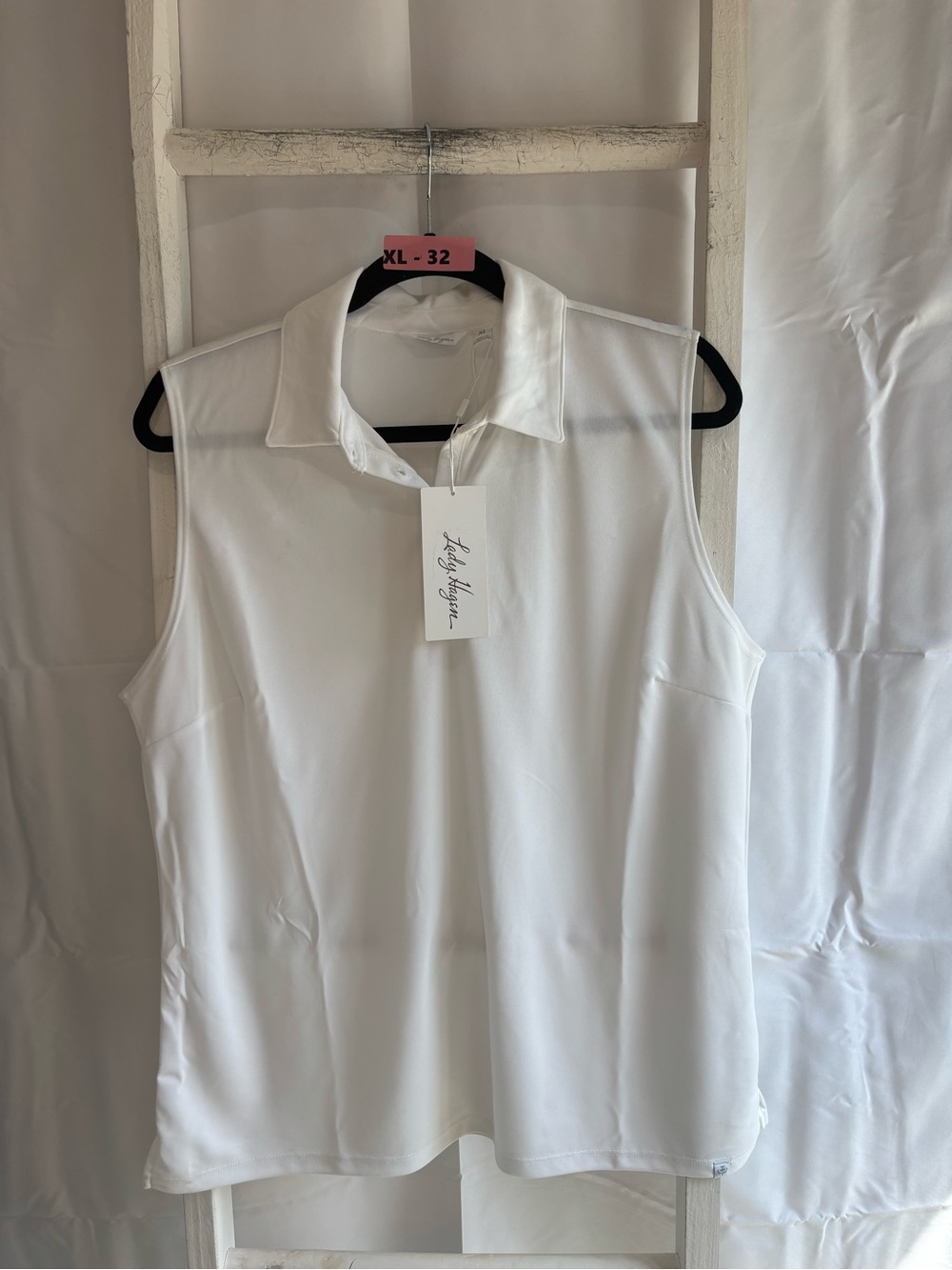 Lady Hagen White Sleeveless Collared Tank - Picture 1 of 3